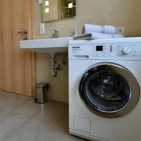 Gebhard In Apartment *